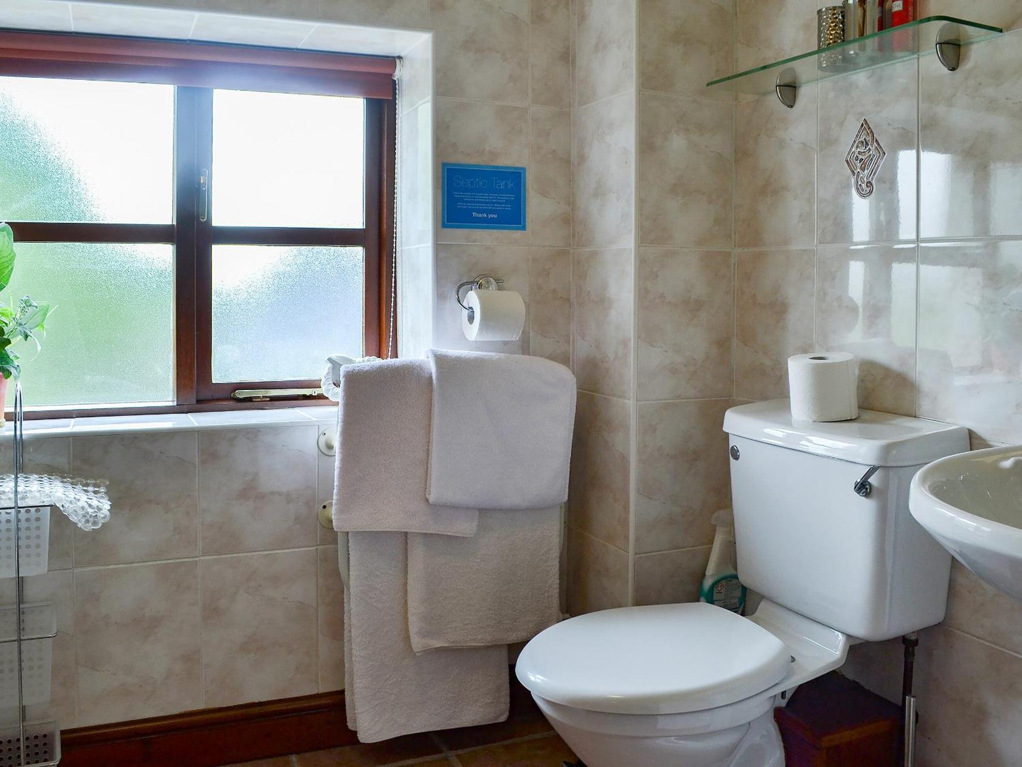 Llofft Yr Yd - 16984 Villa Brynsiencyn Ngoại thất bức ảnh